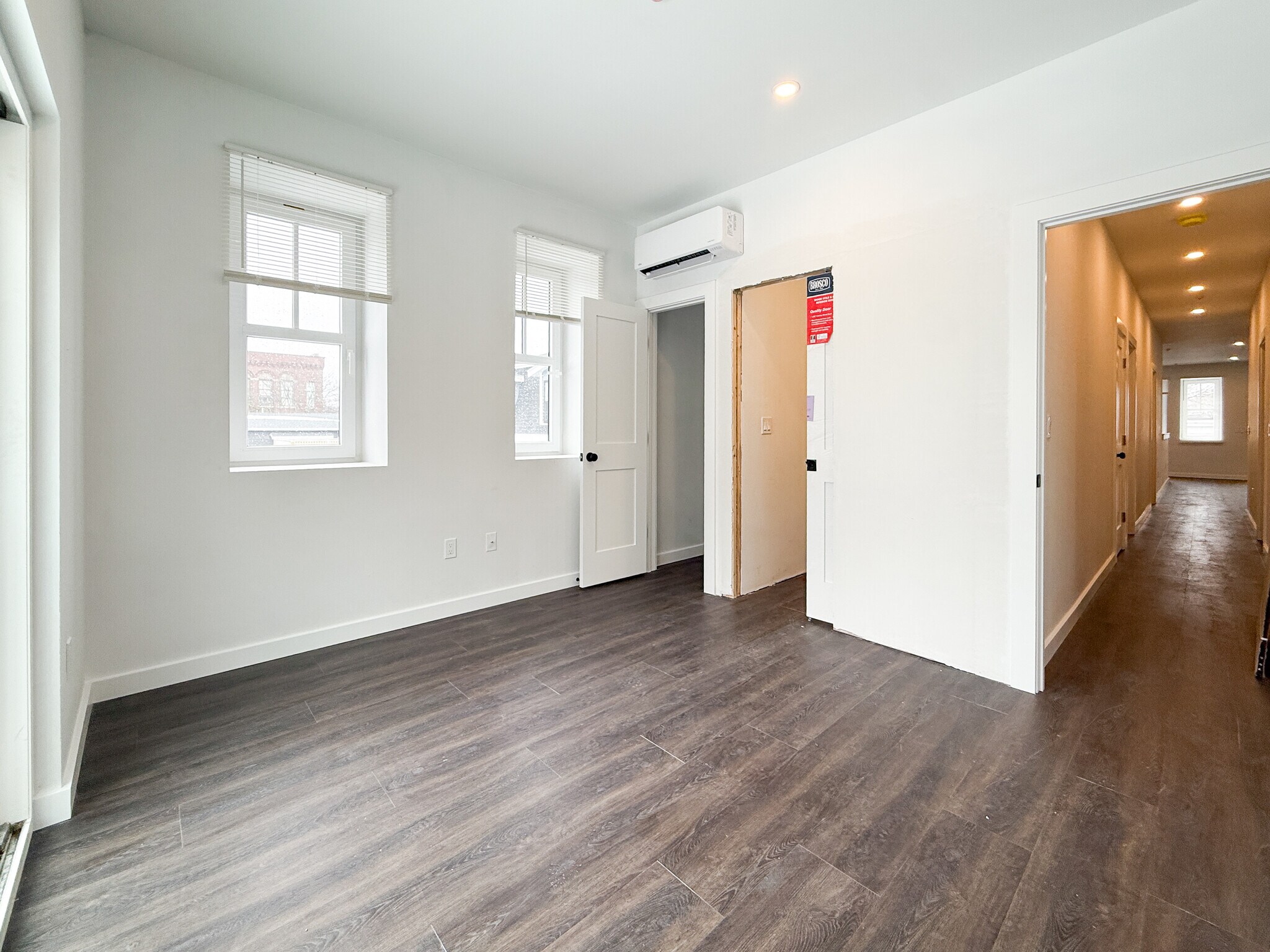 Building Photo - 67 Perrin St