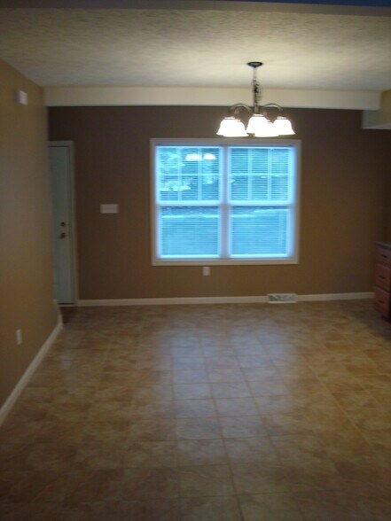 Building Photo - 35 Norton St