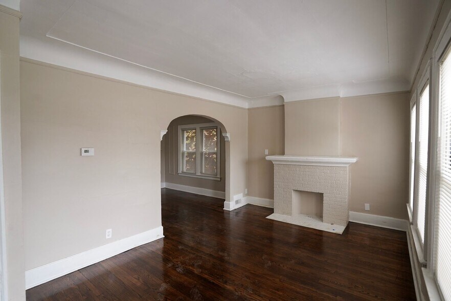 Building Photo - 12078 N Martindale St