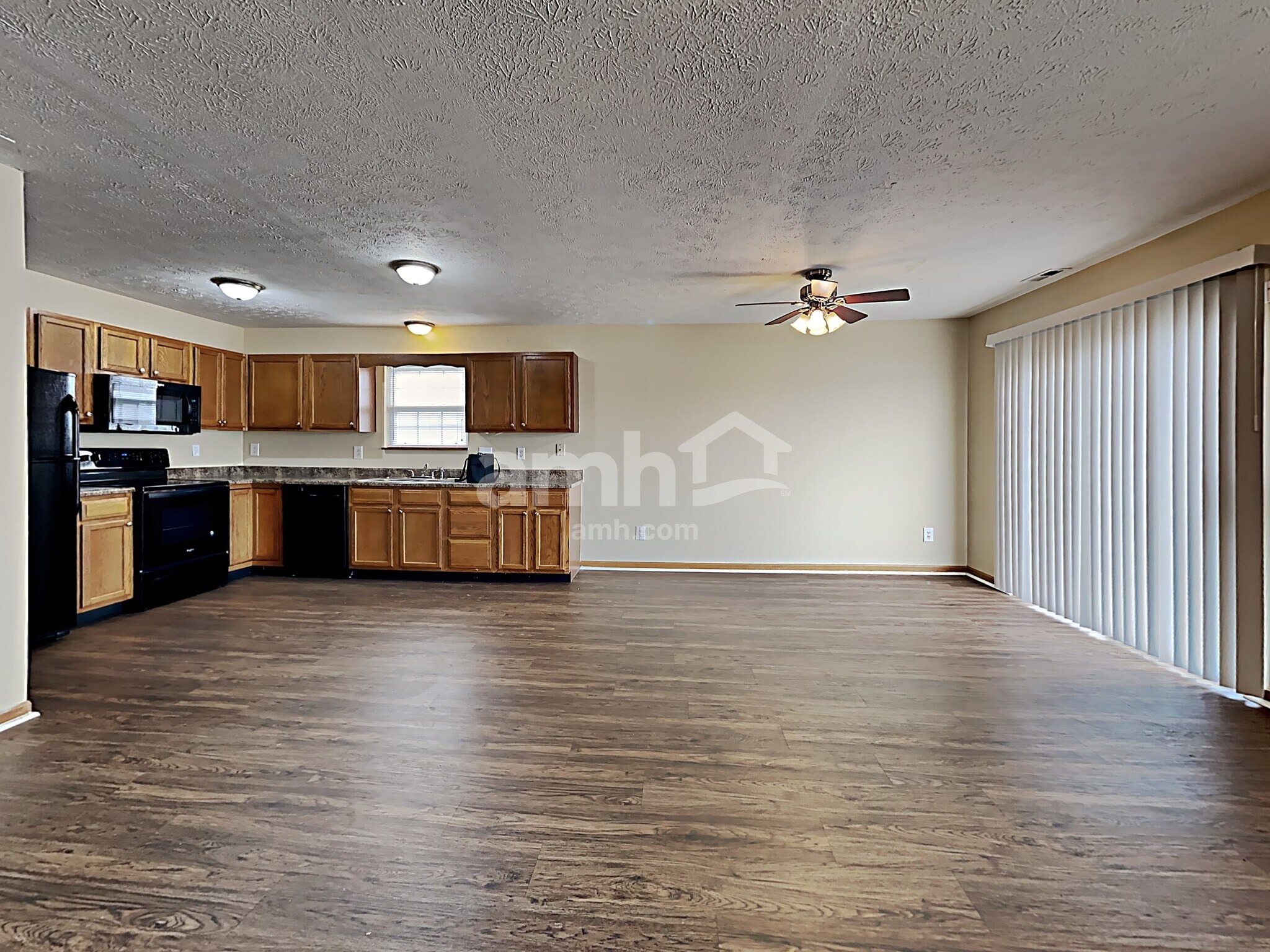 Building Photo - 8255 Captain Dr