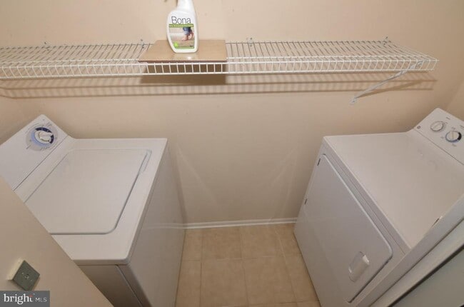 Building Photo - 1793 Jonathan Way