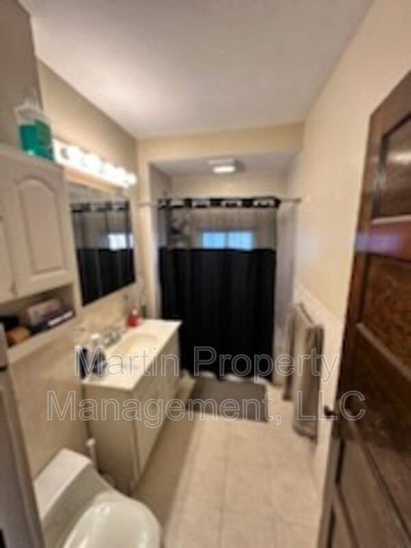 Building Photo - 24 Cushing St