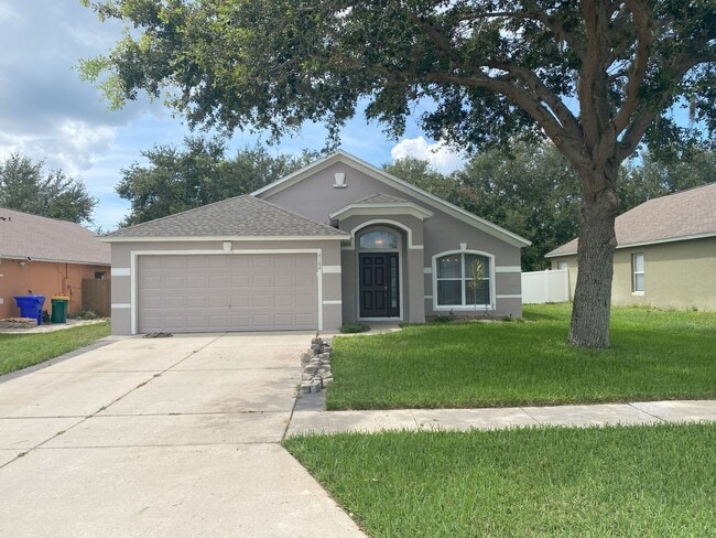 Primary Photo - Beautiful Home Located In Tavares