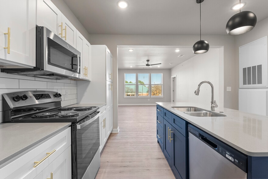 Building Photo - Centerstone Market + Lofts