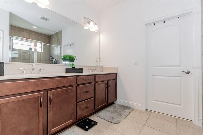 Building Photo - 3080 Crispin Cir