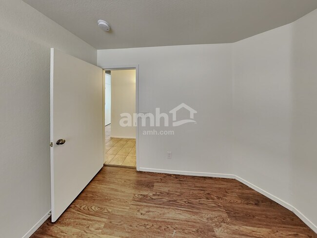 Building Photo - 8708 E Crescent Ave