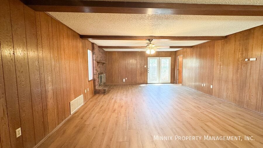 Building Photo - 1005 Itasca St