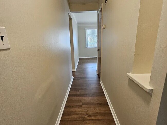 Building Photo - Freshly Transformed 3 Bed Home with Modern Upgrades!