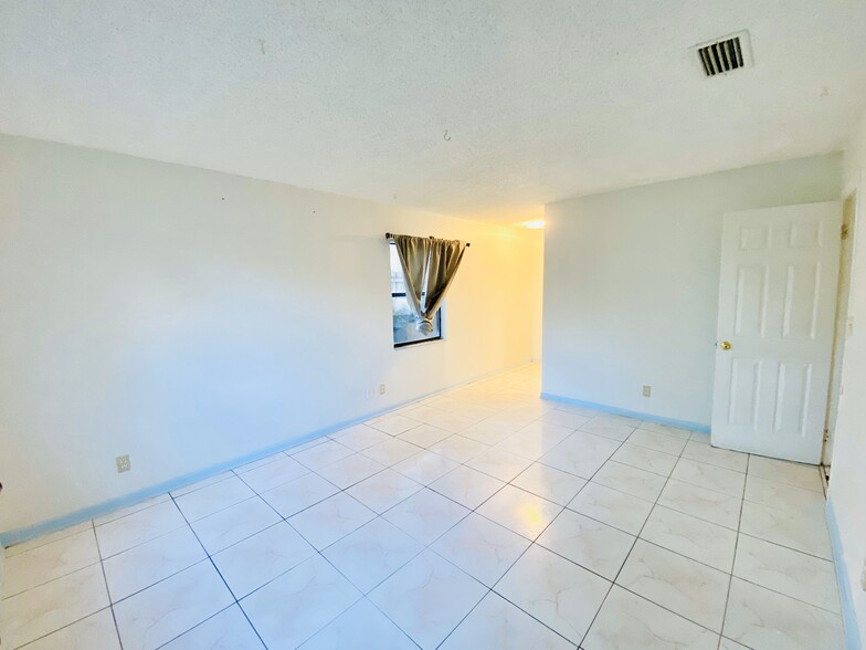 Master Bedroom - 7486 San Castle Blvd