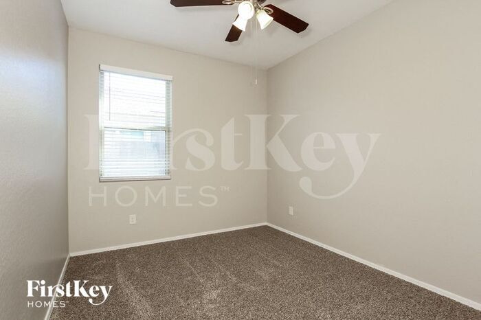 Building Photo - 8492 S 256th Dr