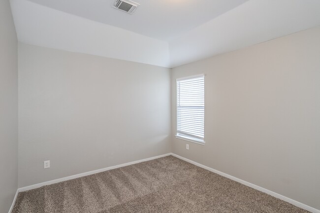 Building Photo - 16318 Autumn Leigh Dr
