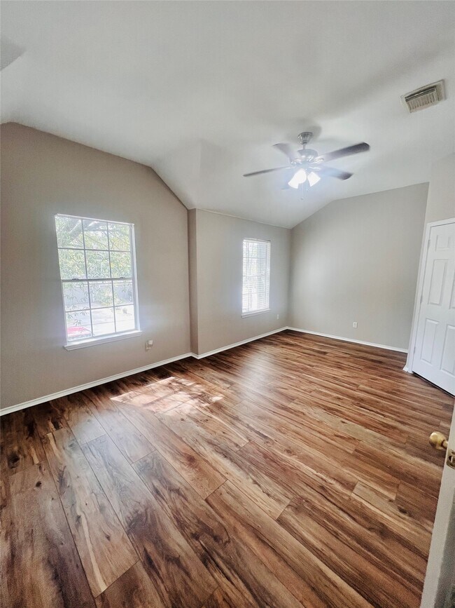 Building Photo - 15 Wineberry Pl