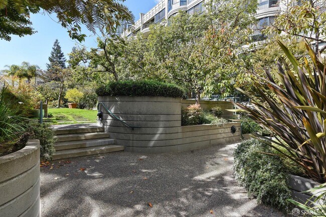Building Photo - 300 3rd St