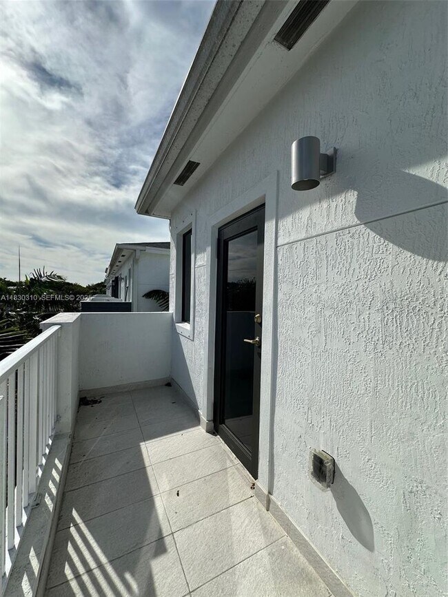 Building Photo - 25338 SW 135th Ave