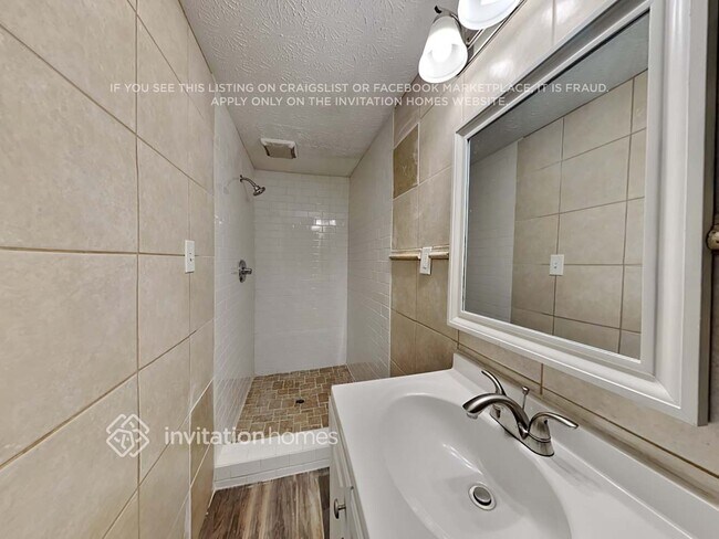 Building Photo - 3014 Lake Park Trail