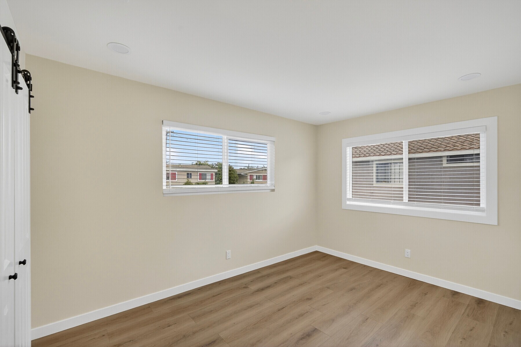 Building Photo - 11972 Walnut St