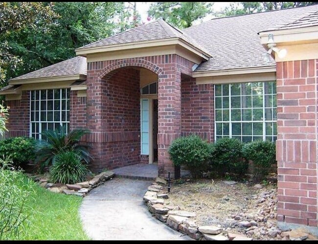 Primary Photo - 35 Barn Lantern Pl