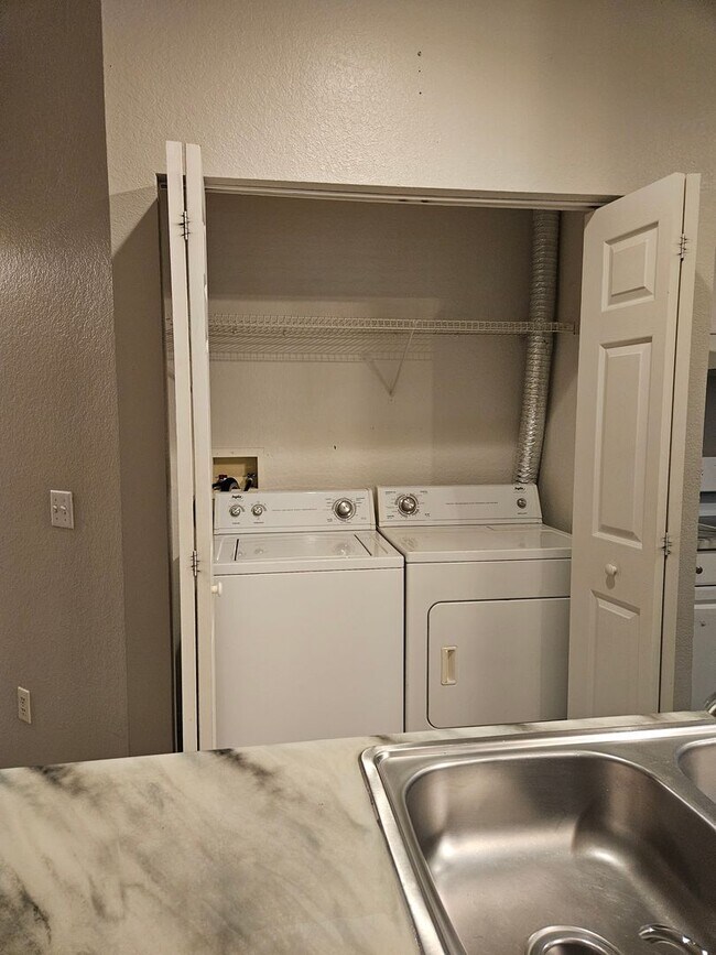 Building Photo - Nice 2/2 overlooking North Orange with Fireplace-FREE WATER/SEWER!