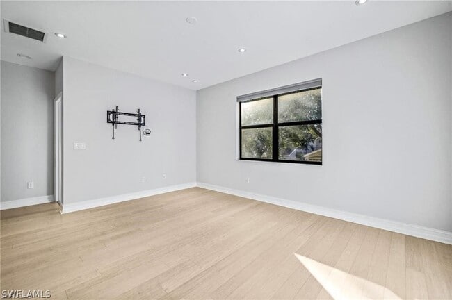 Building Photo - 7841 Bristol Cir