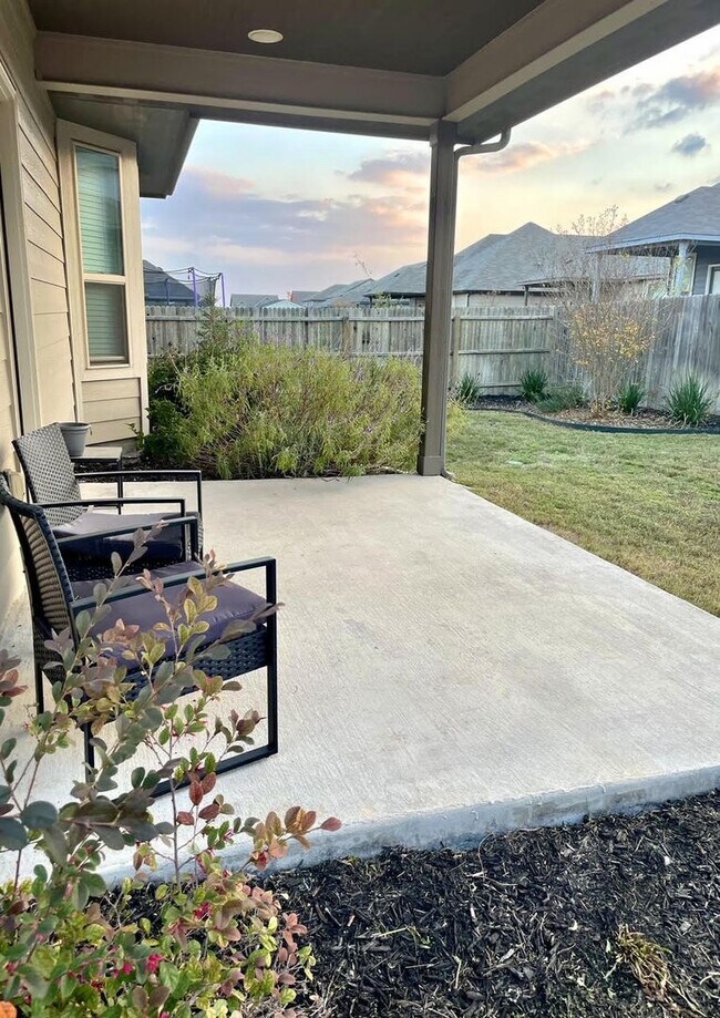 Building Photo - 5005 Drovers Path