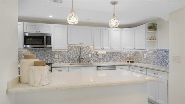 Building Photo - 3430 Galt Ocean Dr