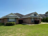 Building Photo - 4/2 in Fairhope's Hollowbrook