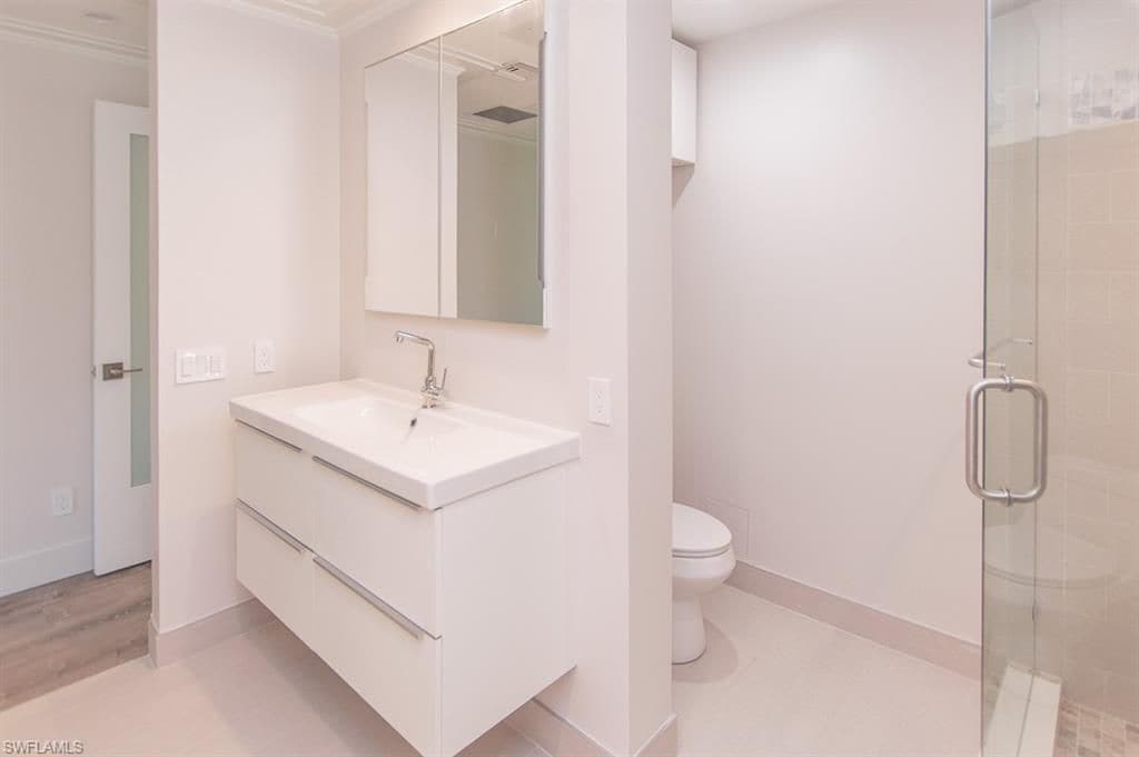 Master Bath - 1219 Solana Rd