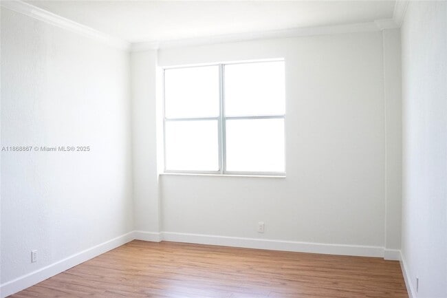 Building Photo - 401 69th St