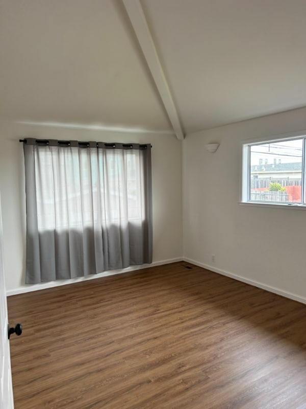 Building Photo - 761 2nd Ln