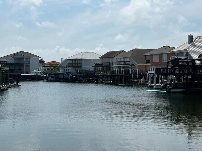 Building Photo - WATERFRONT HOME  - SOUTHEAST FACING W/ NEW DECK & BOATLIFT