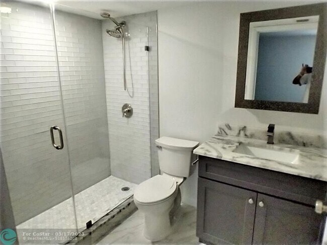 Building Photo - 3405 Bimini Ln