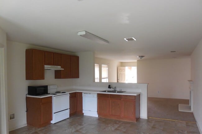 Building Photo - 3 bed, 2 bath home in Crowley