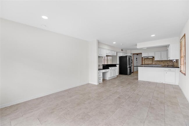 Building Photo - 4135 Levonshire Dr