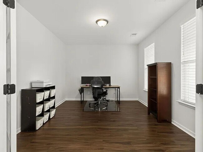 Building Photo - Elegant Two-Story Home with Loft Space