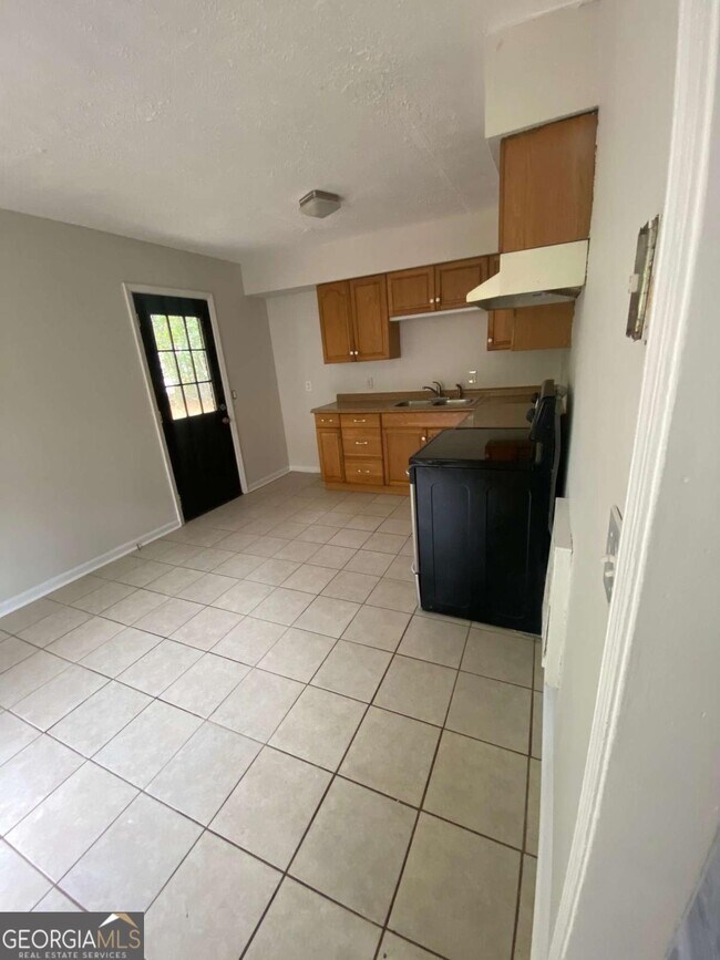 Building Photo - 29 Highland Park Dr