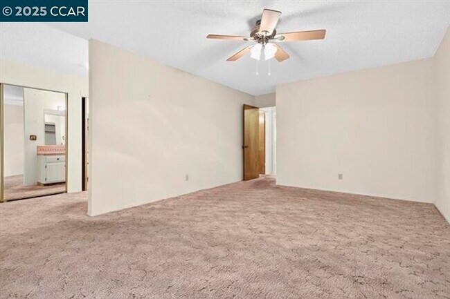 Building Photo - 969 Valley View St