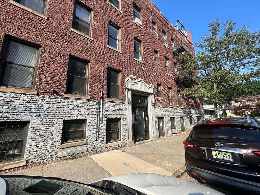 Building Photo - 2 Noll Pl