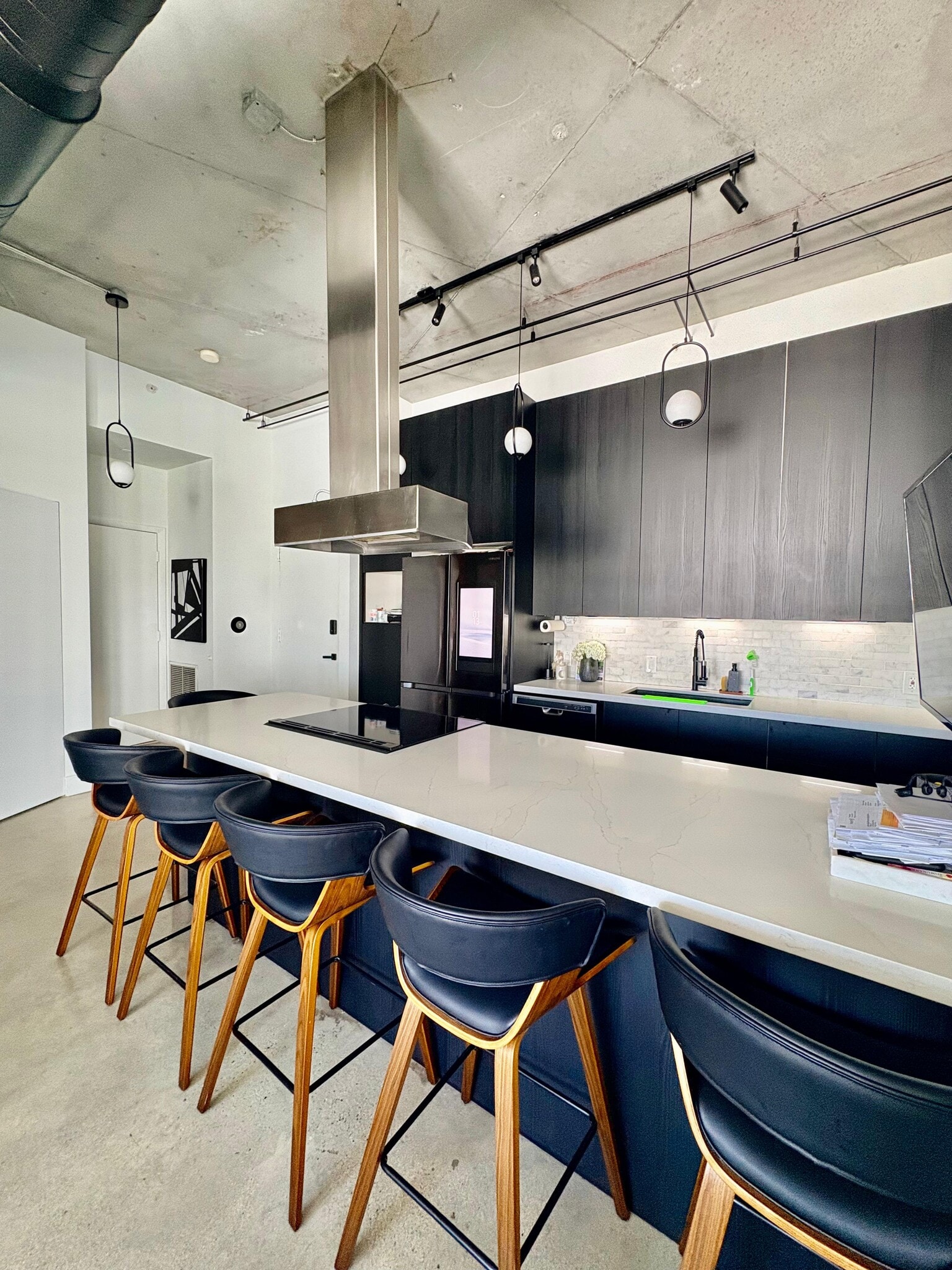 Kitchen - 10 SW South River Dr