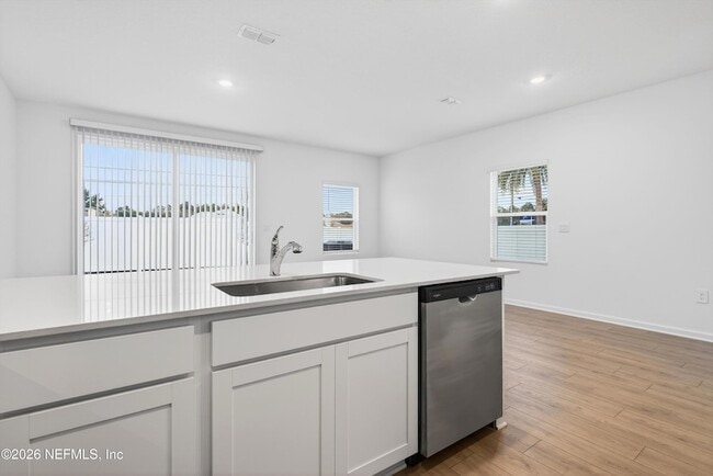 Building Photo - 1460 Jeremiah St