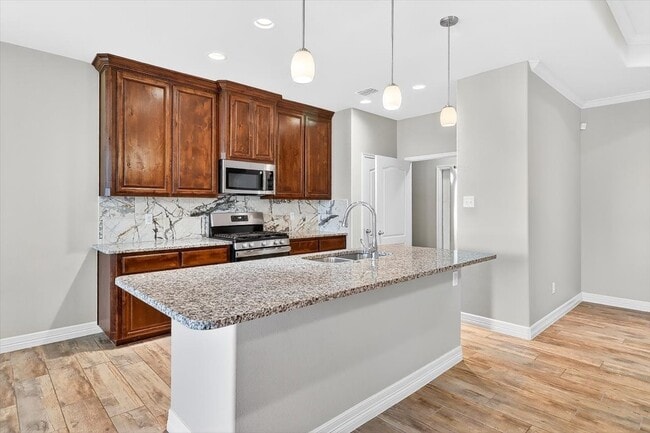 Building Photo - 2214 Cuarzo Dr