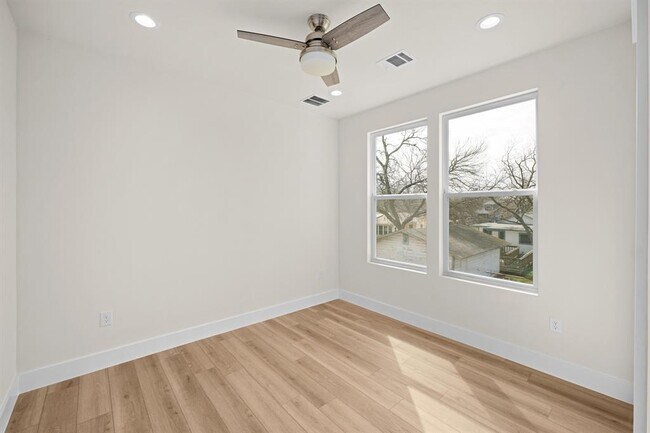 Building Photo - 6107 Richardson Ln