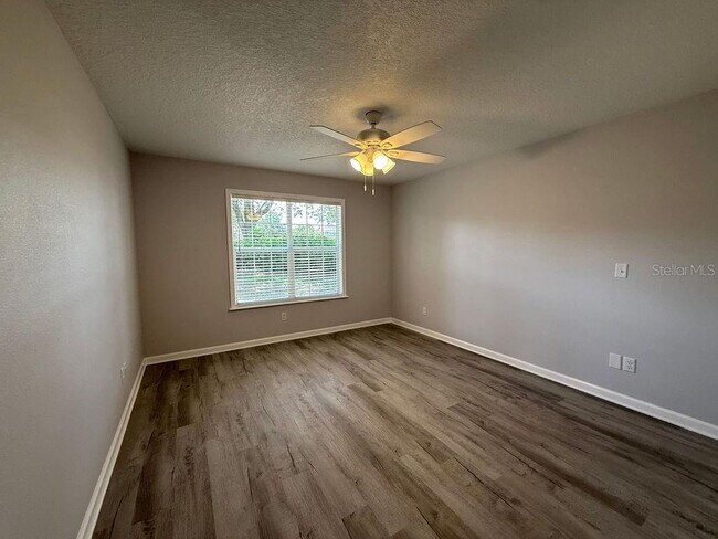Building Photo - 2410 S Glen Eagles Dr