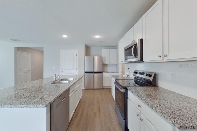 Building Photo - 8669 SW 43rd Ter