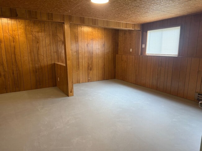 Building Photo - 325 NW 4th St