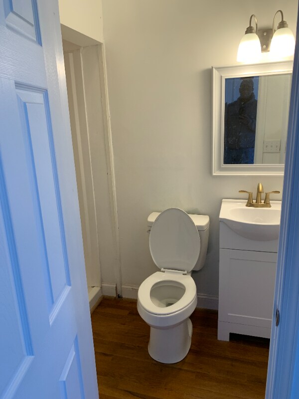 Building Photo - 2021 W Saratoga St