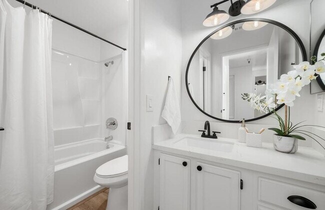 Building Photo - Exceptionally Upgraded First Floor Cedar Creek Condo with Patio by the Pool