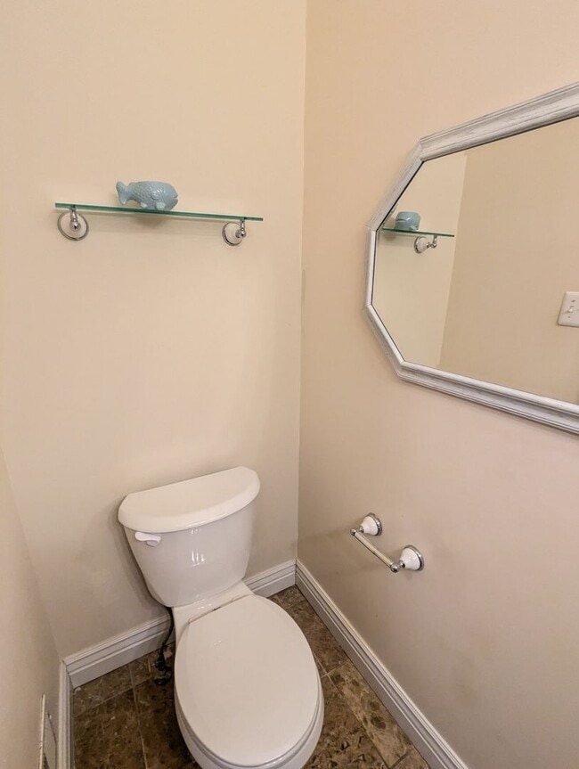 Building Photo - Townhouse in Spring Ridge community *OAKDALE school district* available now!