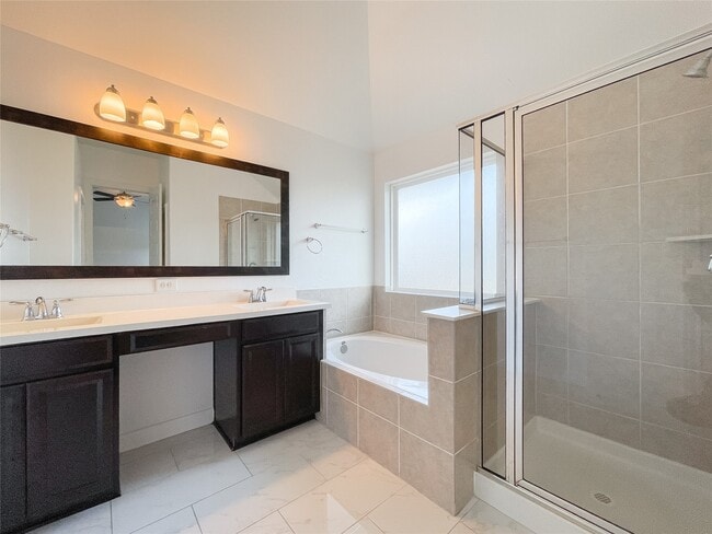 Building Photo - 18126 Golden Falls Ln