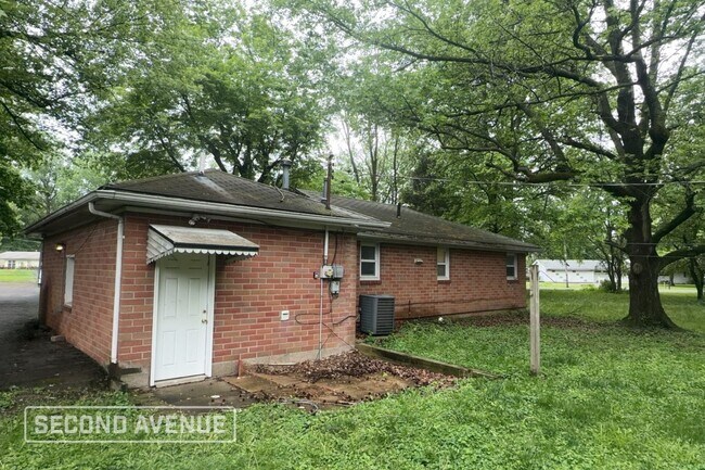 Building Photo - 25 Belle Dr