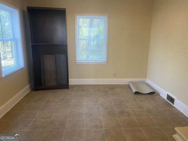 Building Photo - 155 Mimosa Dr